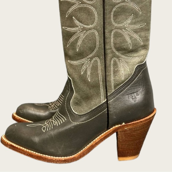 SOLD Vintage Frye Western green leather heeled coastal cowgirl boots - Picture 4 of 12